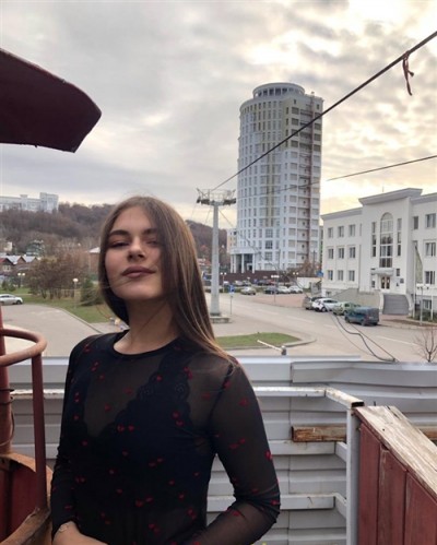 Ника, Г. Ждановка